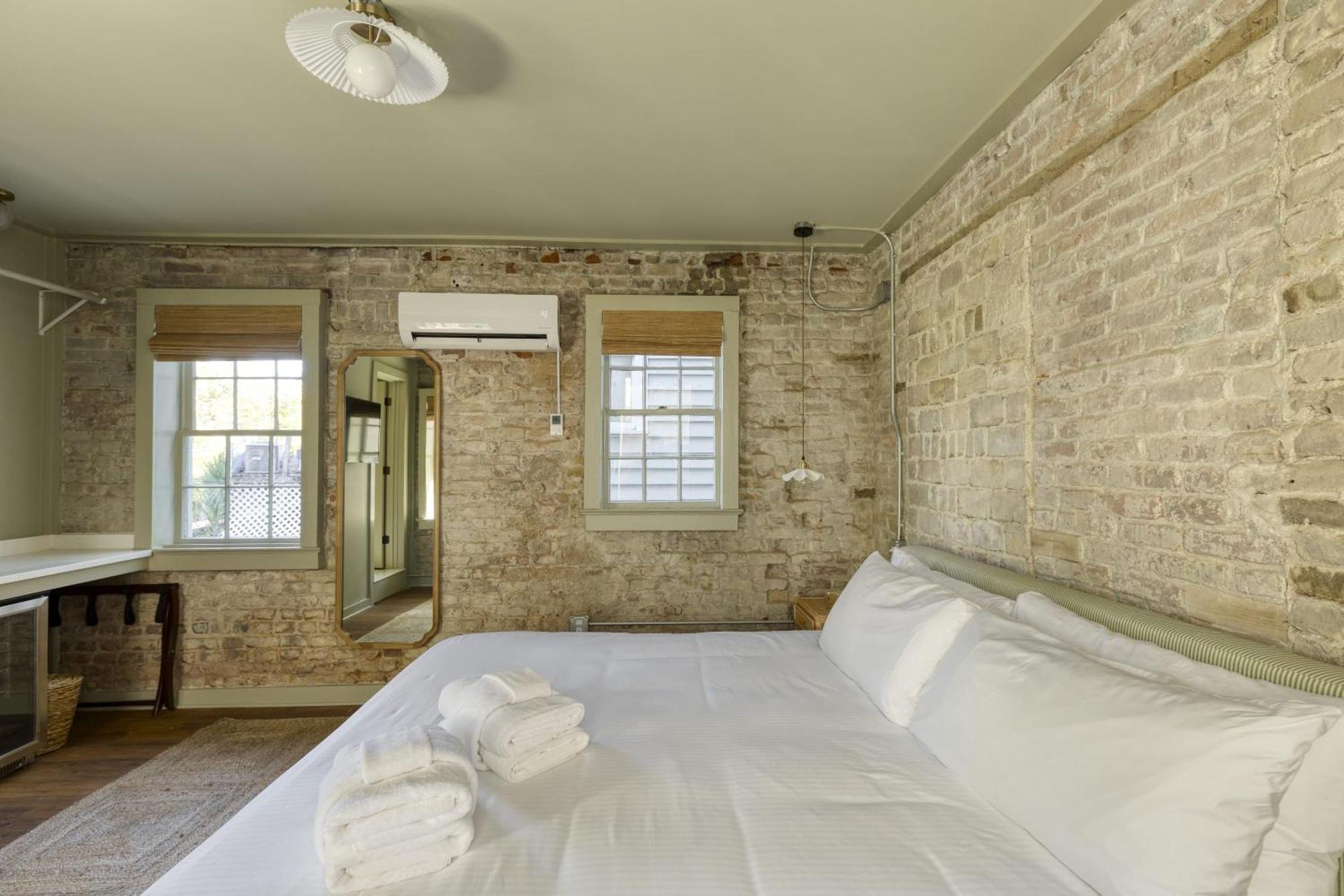 Historic B&B King Suite- Walk To King Charleston Exterior foto